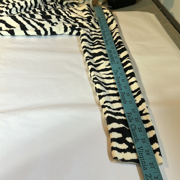 Ann Taylor LOFT Zebra print button front cardigan size Medium - Picture 8 of 12